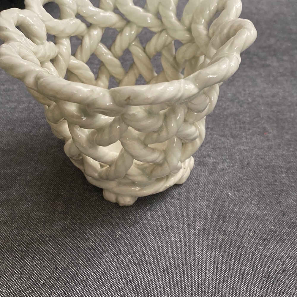 Rope Lattice ceramic planter/pot